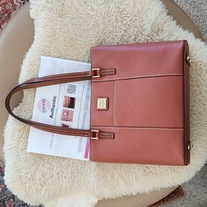 Beautiful Dooney & Bourke Chestnut  Pebbled Leather Lexington Shopper Tote 🤎🎁